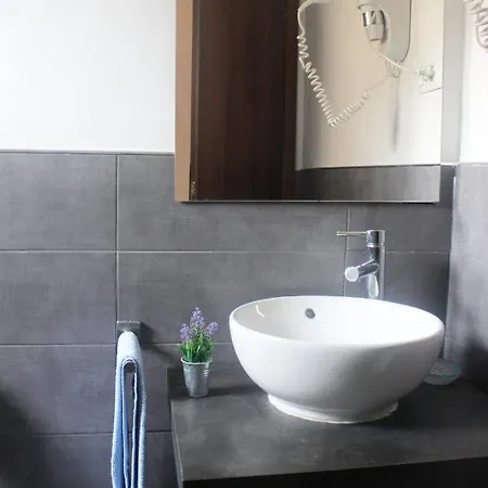 Isolatiberina Oda ve Kahvaltı