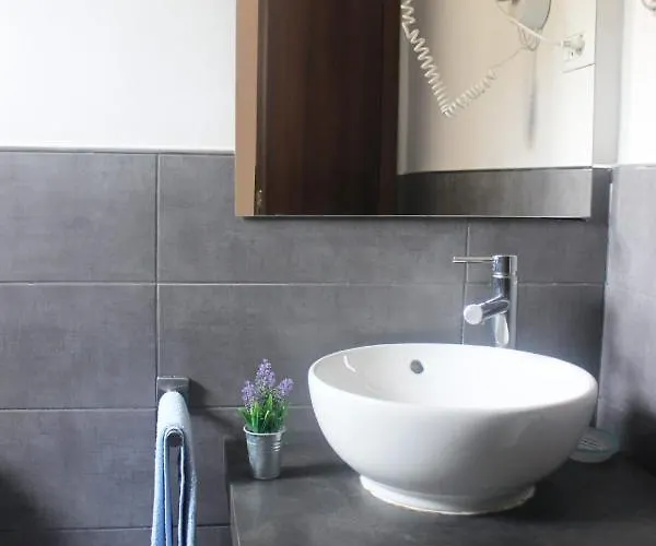 Isolatiberina Panzió